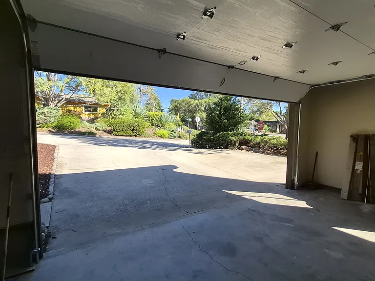 195 Oak Creek Blvd — Photo 3