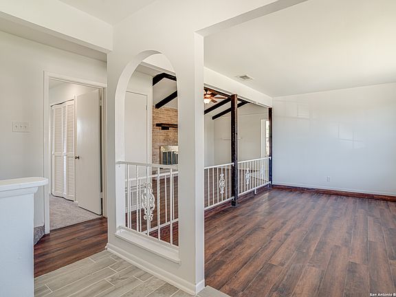 5th image of 13623 Oak Meadows