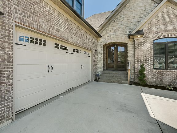 3rd image of 899 Abingdon Ln
