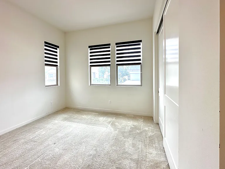 4776 S Ansley Ave — Photo 30
