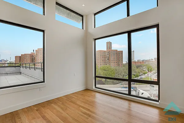 Rented by EXR | media 62