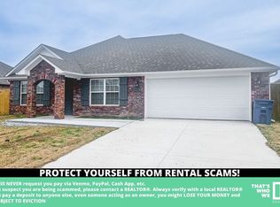 920 Rachel St, Gentry, AR 72734