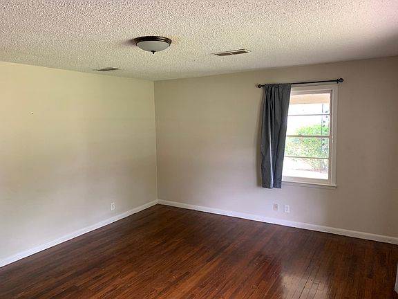 4th image of 3645 Sunny Hill Dr