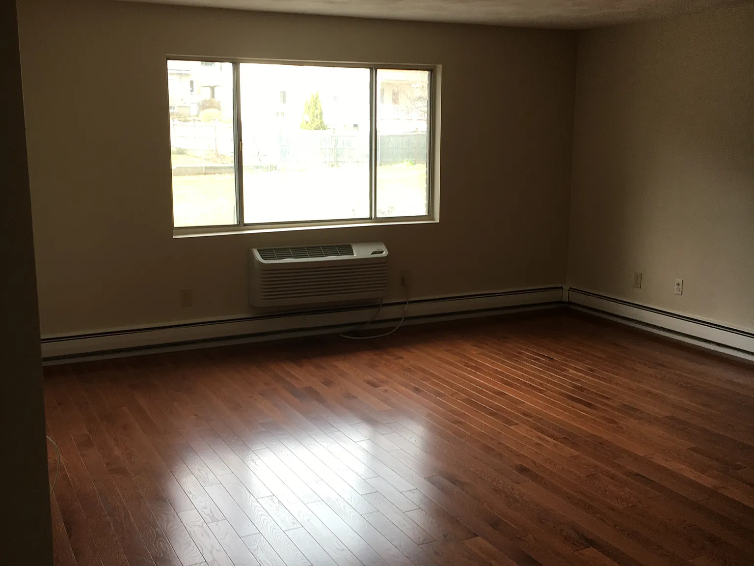 2 bed, 950 sqft, $2,750 — Photo 4