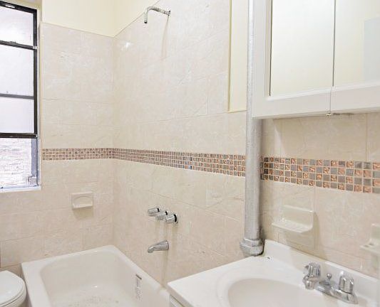 5th image of 412 Audubon Ave APT 2