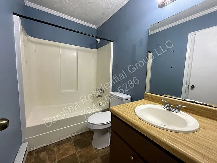 1380 Fairley Ave #B — Photo 12