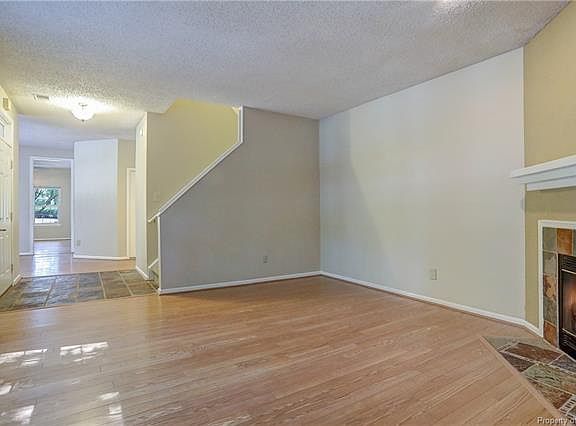 5th image of 913 Lakecrest Ct