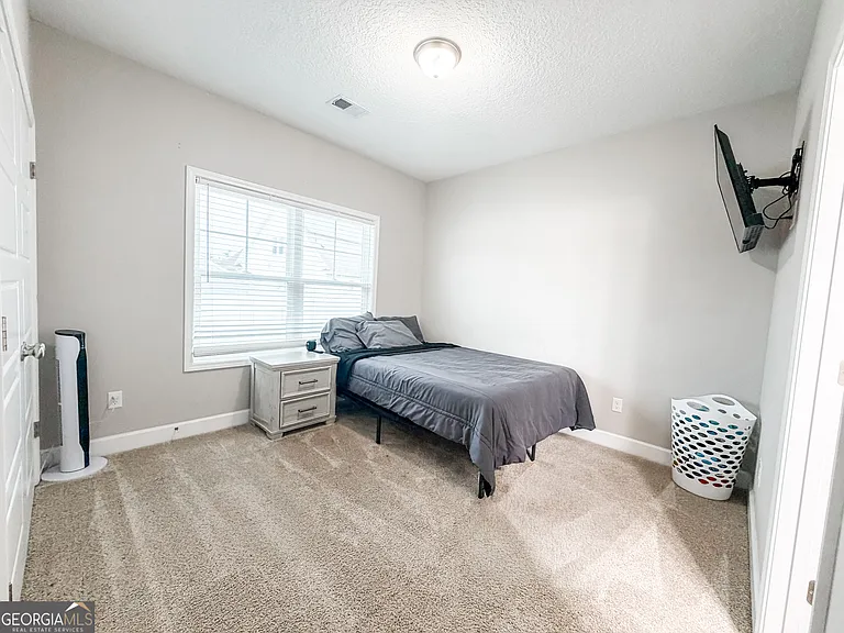 106 Pomegranate St — Photo 16