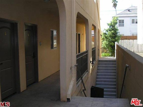 3rd image of 429 S Saint Andrews Pl #3
