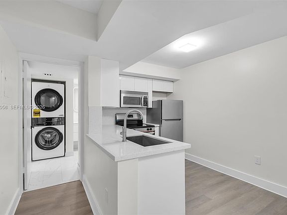 3rd image of 15495 Miami Lakeway N APT 101