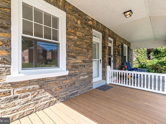 3rd image of 251 Washington Ln