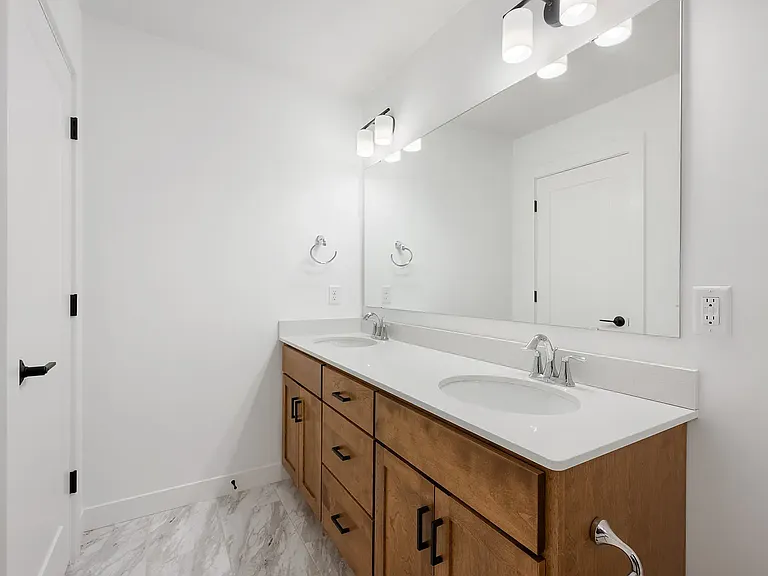 Red Cedar Dr — Photo 3