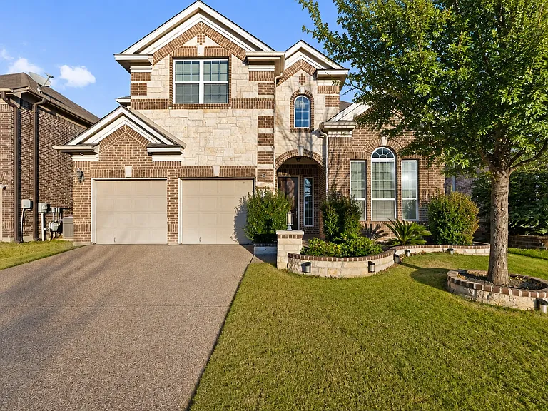 15520 Mayflower Trl — Photo 1