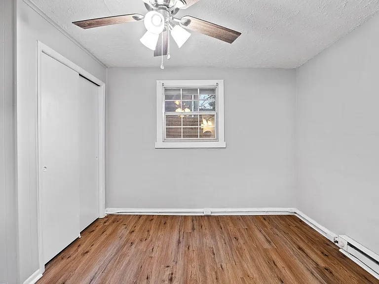 513 King George — Photo 16