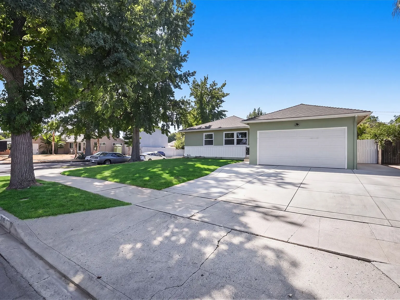 4 bed, 1743 sqft, $3,850 — Photo 2