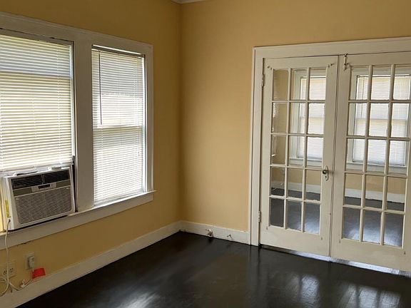 5th image of 4023 Woodleigh St #1