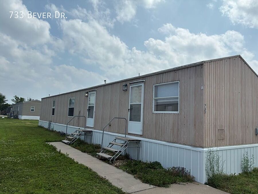 1st image of 733 E Bever Dr