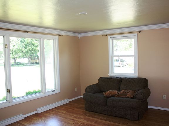 3rd image of 628 Blackhawk Dr