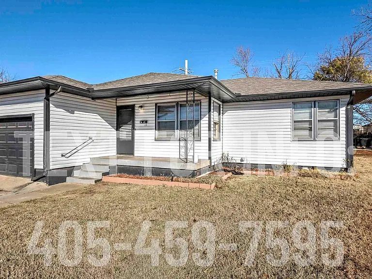 1685 W Jones Ave — Photo 2