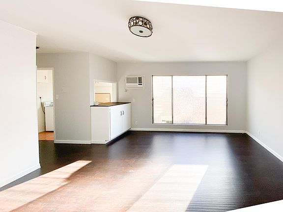 2nd image of 920 N Orange Grove Ave APT 18