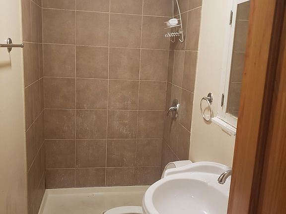 3rd image of 6305 N Talman Ave #1N