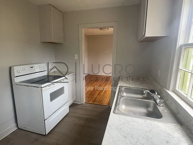 4426 Desoto St — Photo 6