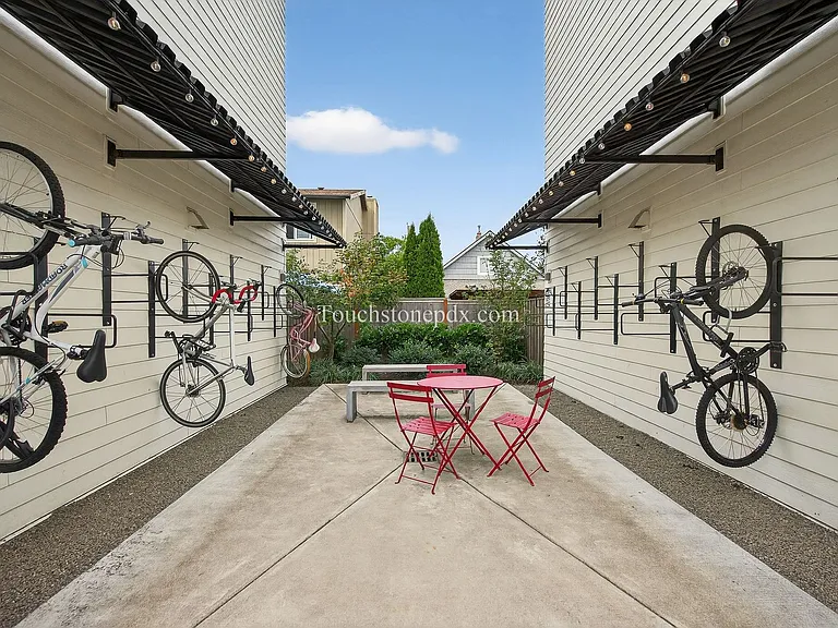 Tabor Terrace — Photo 42