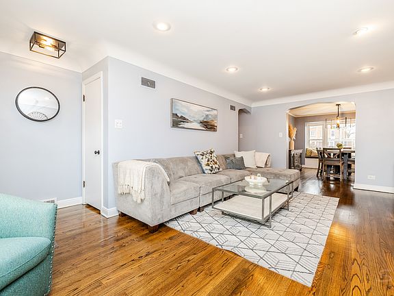 3rd image of 9734 S Central Park Ave