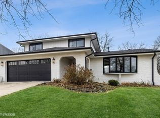 8448 Clynderven Rd, Burr Ridge, IL 60527