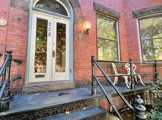 258 8th St SE, Washington, DC 20003