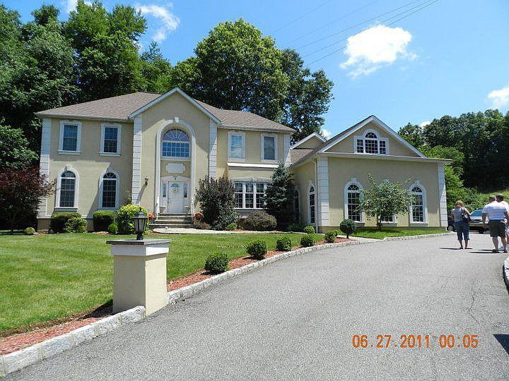 6 Baldwin Court