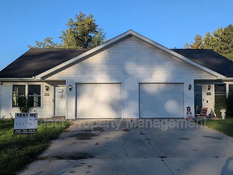 2 bed, 2.0 bath, 858 sqft, $1,249 — Photo 2