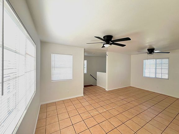 4th image of 10904 Willowbrook Ave #1