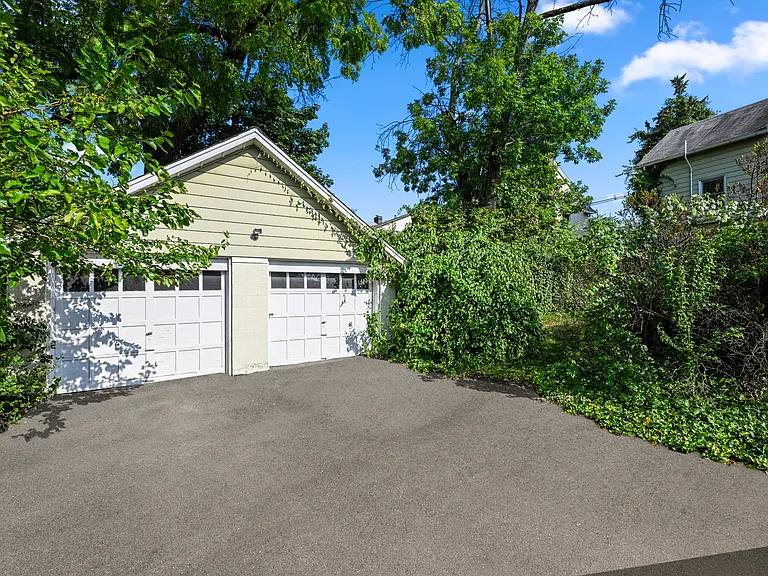 69 Maple St — Photo 4