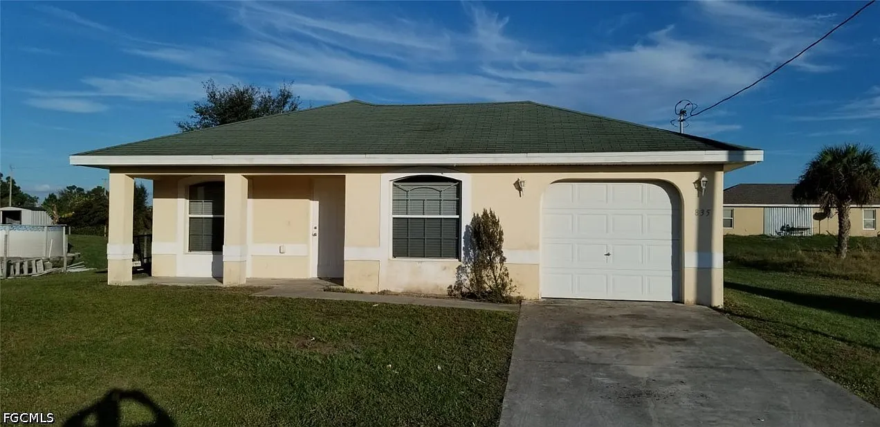 3 bed, 2.0 bath, 1048 sqft, $1,550 — Photo 1