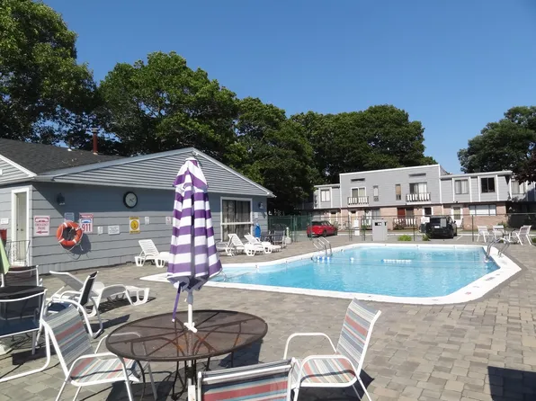 329 W Main Street APT 26, Hyannis, MA 02601