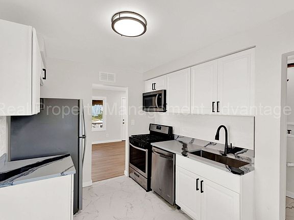 5th image of 1513 E Meyers Ave