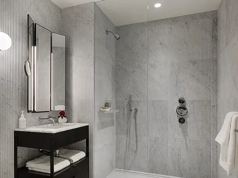 135 E 47th St #3D — Photo 8