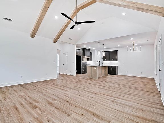 3rd image of 6 Ashley Ln