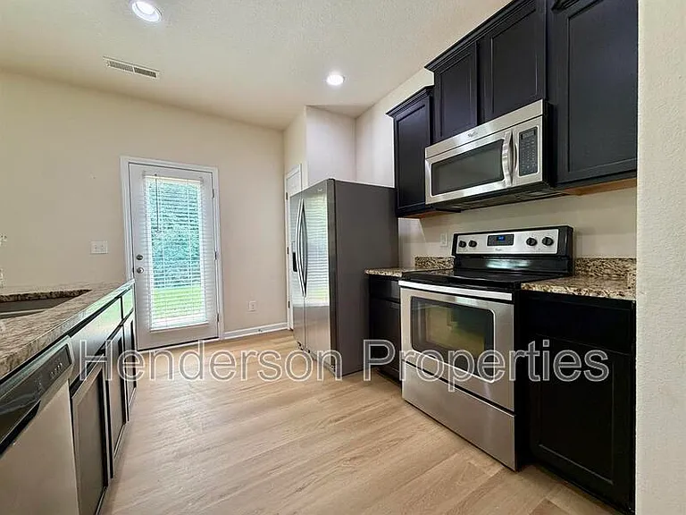 3122 Riley Ave — Photo 6