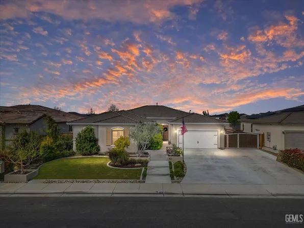 613 Graham Peak Dr, Bakersfield, CA 93314