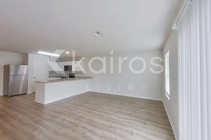 4 bed, 2.0 bath, 1449 sqft, $2,045 — Photo 3