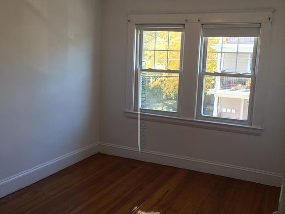 5th image of 51 Montfern Ave