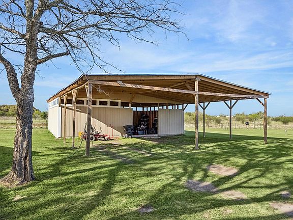 2nd image of 41230 Delma Rd