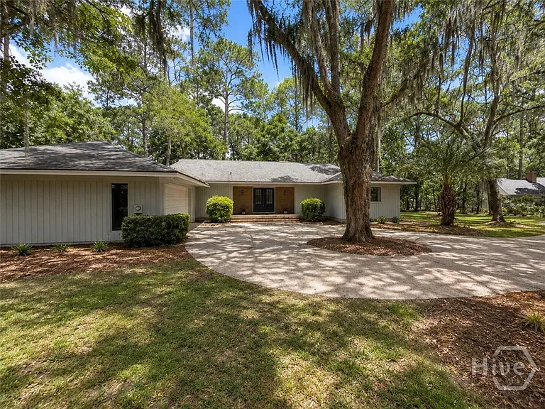 2 Abbott Ln — Photo 4