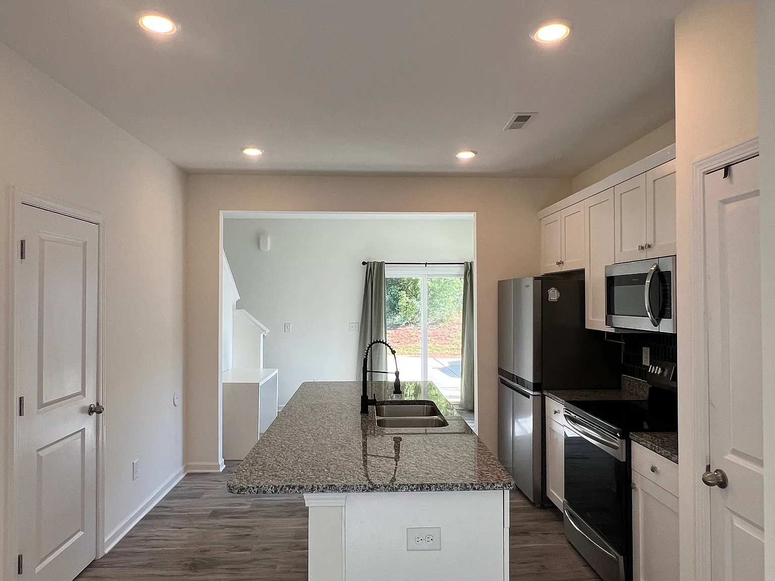 2 bed, 2.5 bath, 1340 sqft, $1,795 — Photo 4