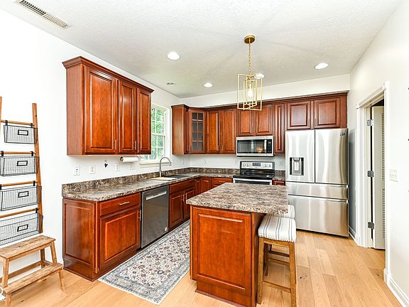 2nd image of 11093 Ellsworth Ln