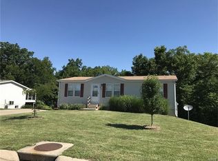 212 S Warren Dr, Winfield, MO 63389