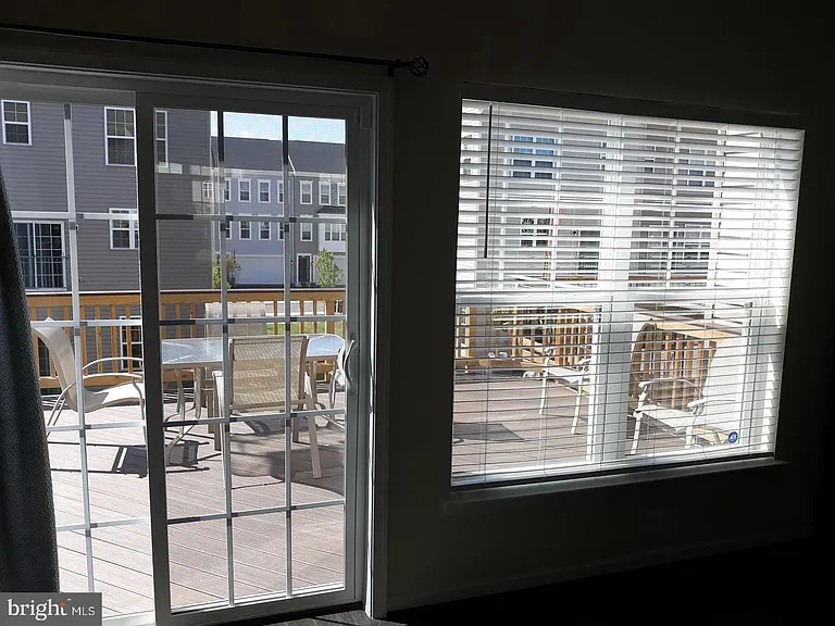 220 Apsley Ter — Photo 17