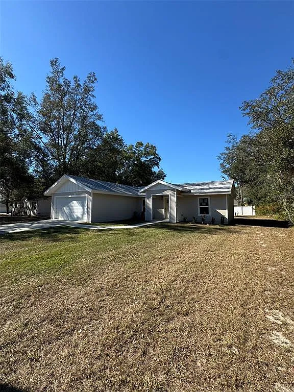 3 bed, 2.0 bath, 1393 sqft, $2,200 — Photo 1